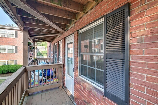 Building Photo - 3 Tara Dr