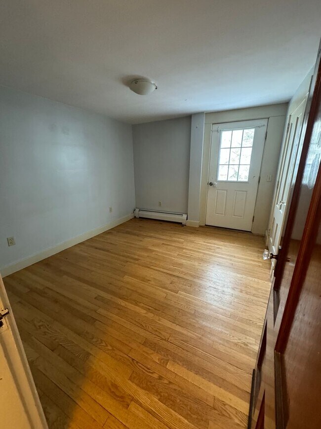 Building Photo - 2 Quechee Rd