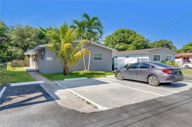 Building Photo - 2512 NE 182nd Terrace