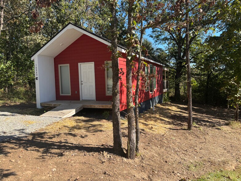Primary Photo - 16889 Digby Dr
