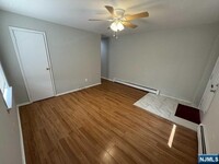 Building Photo - 703 Elm St