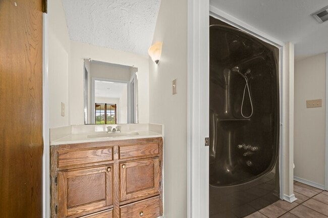 Building Photo - 2662 Brentwood Dr