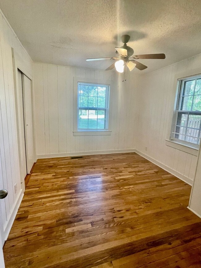 Building Photo - Spacious 2 Bed, 1 Bath Home in Arden With Bonus Sun Room, $1725