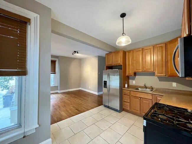 Kitchen - 81 Cannon St