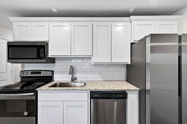 Building Photo - 2809 Peony Dr