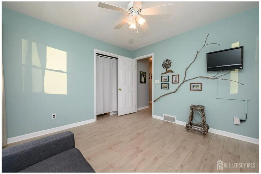 Building Photo - 12 Davison Rd