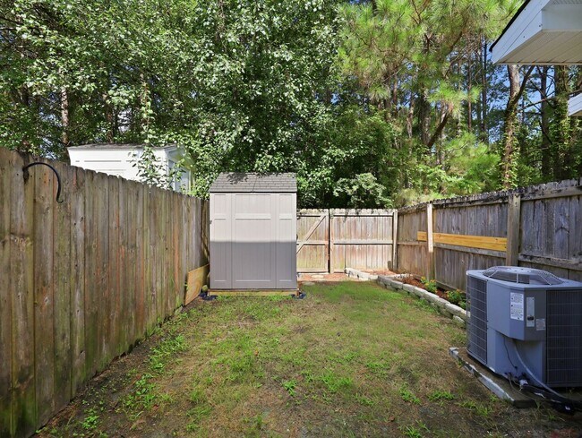 Building Photo - 107 Spring Meadow Cir
