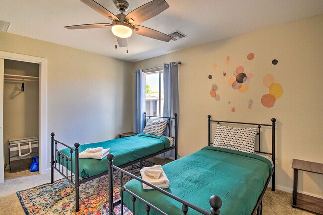 Building Photo - 17649 N 42nd Ln