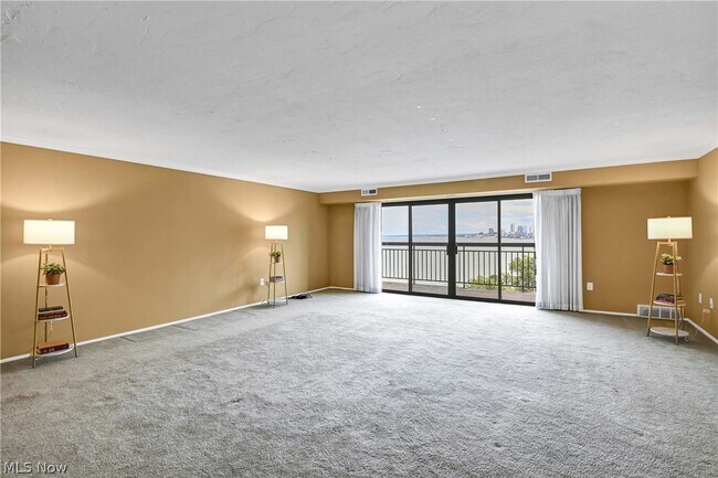 Building Photo - 12550 Lake Ave