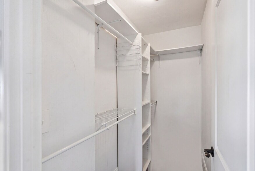 Building Photo - 30 Rawson St