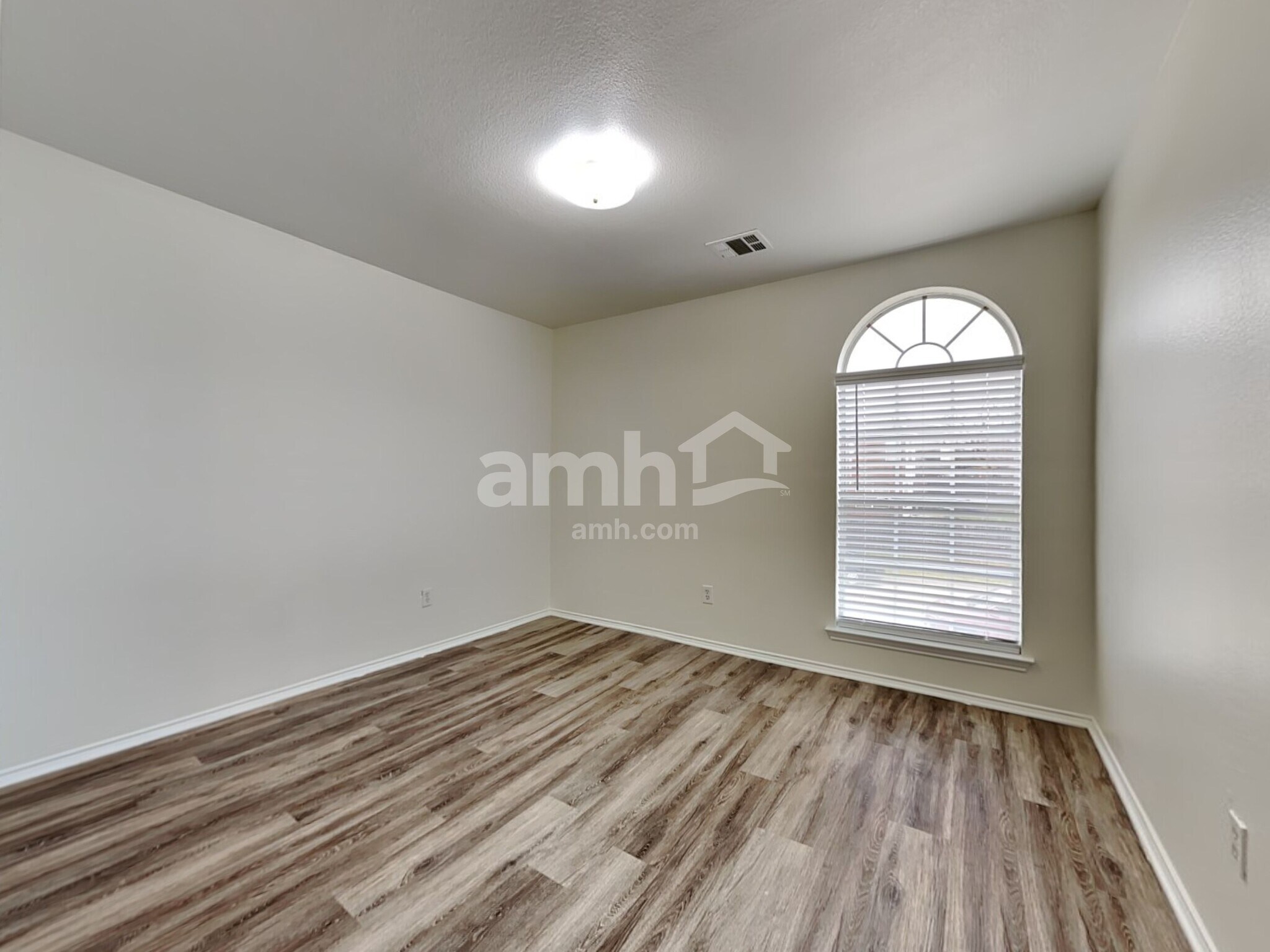 Building Photo - 312 Pepperwood Trl