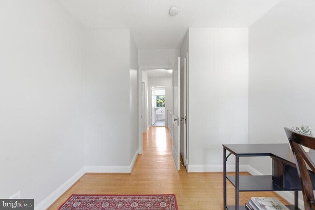 Building Photo - 6467 Blenheim Rd