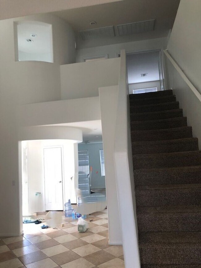 Building Photo - Expansive 3 Bedroom Treat with 2+ Bonus Ro...