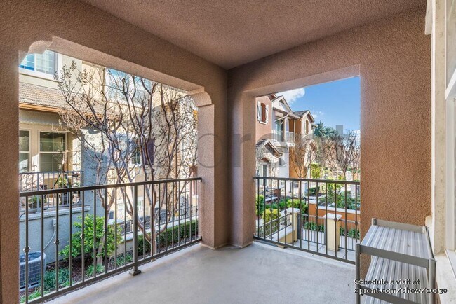 Building Photo - 482 Tristania Terrace