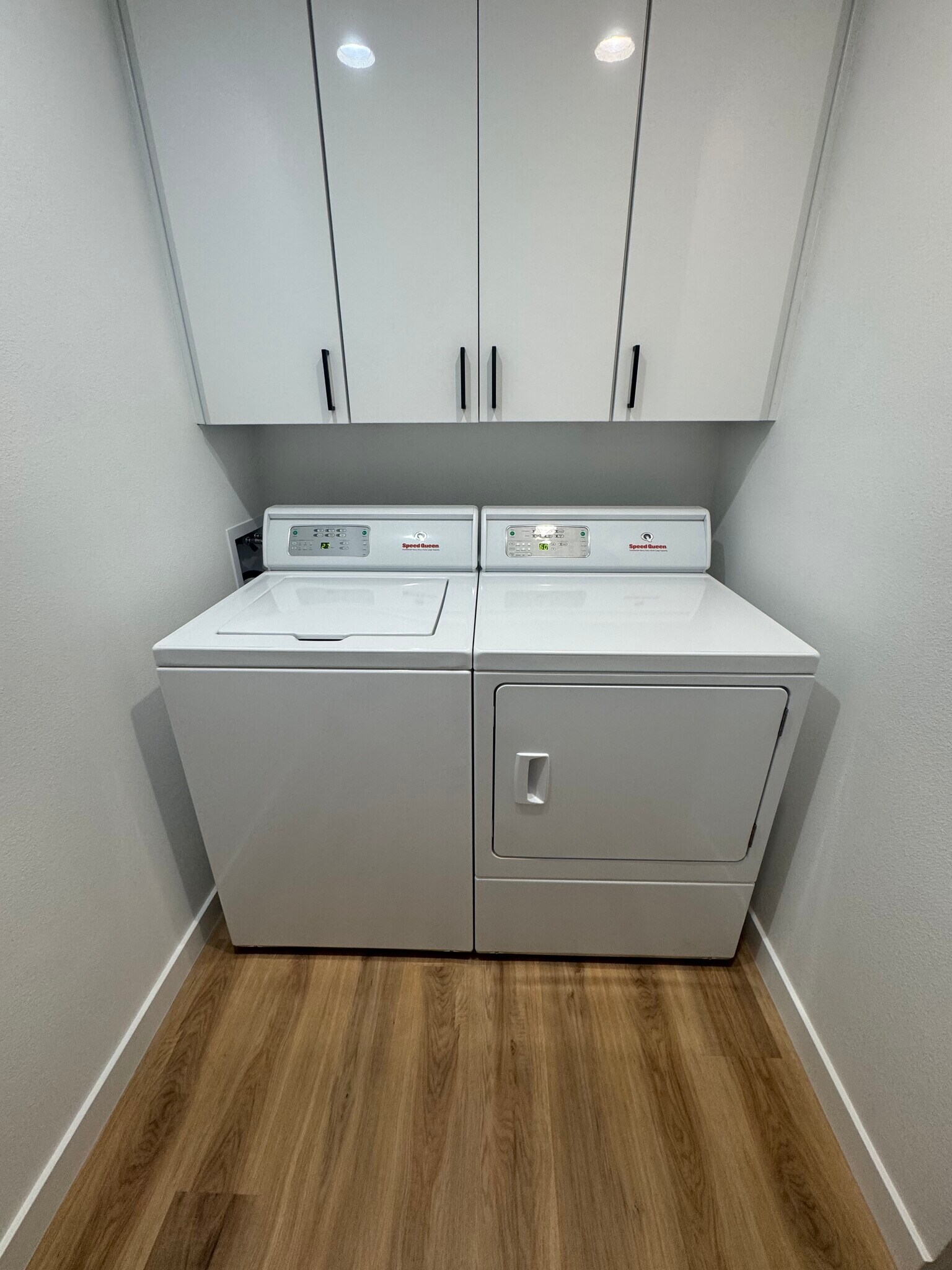 Building Photo - 111 Tamarack Ave