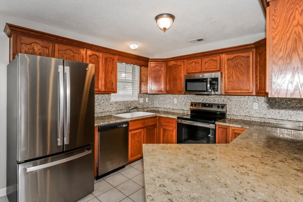 Building Photo - 2865 Pinnacle Dr