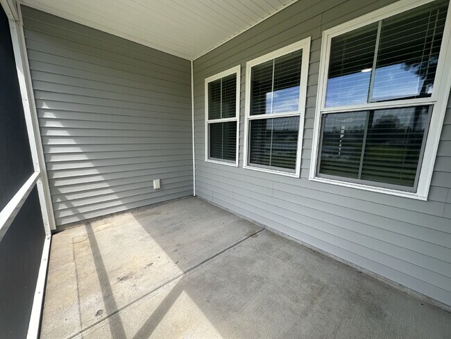 Building Photo - Three Bedroom Home with Large Loft in Heartstone Lakes!
