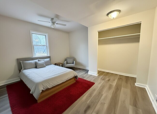 Building Photo - 7104 N Broad St