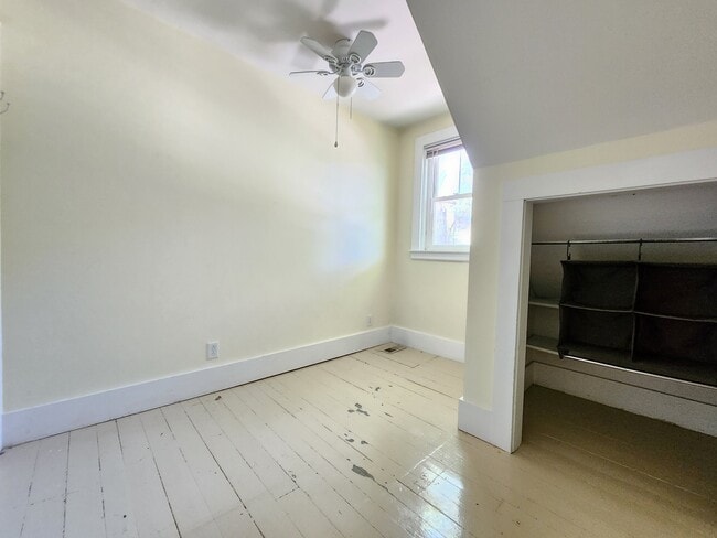 Building Photo - 387 College Ave