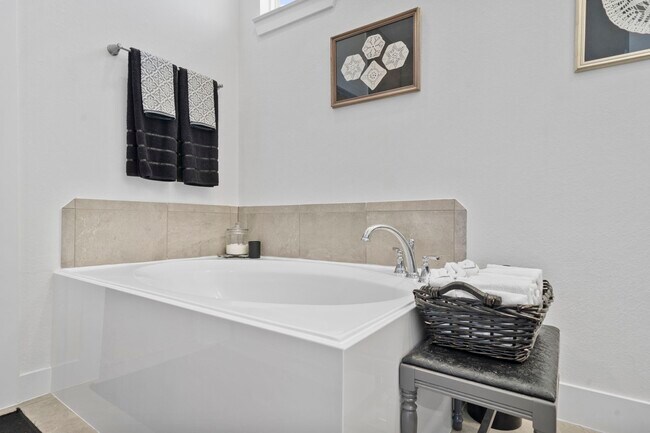 Building Photo - 7907 Starfish Arbor Dr
