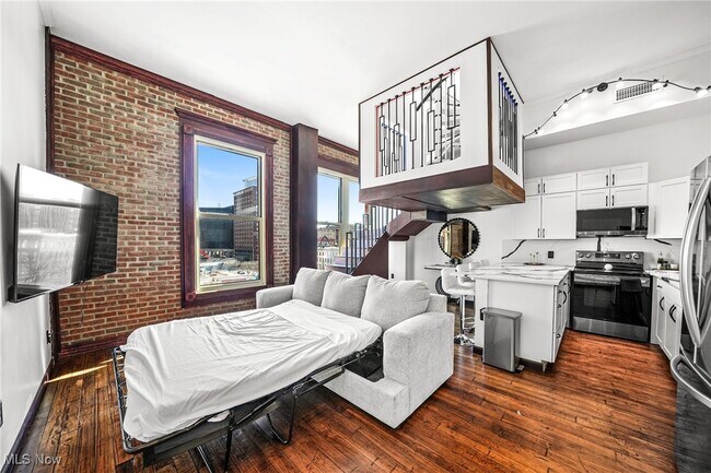 Building Photo - 408 W St Clair Ave