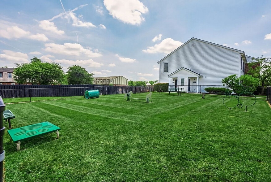 Pet-Friendly Perks at Alkire Glen Apartments - Alkire Glen