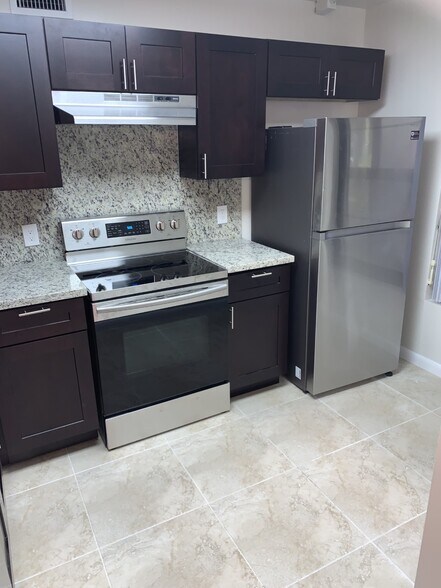 Building Photo - 3115 Oakland Shores Dr