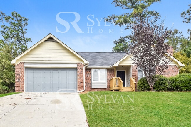 Building Photo - Charming 3BR 3BA home