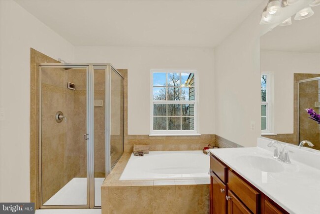 Building Photo - 4706 Wineleaf Ln