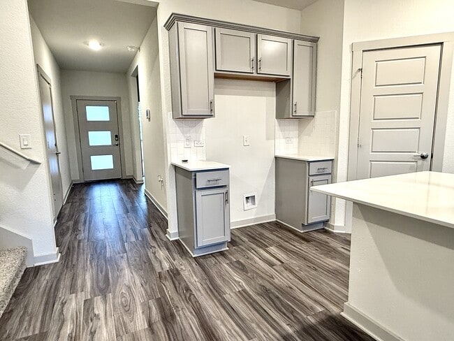 Building Photo - 13916 Lubeck Dr