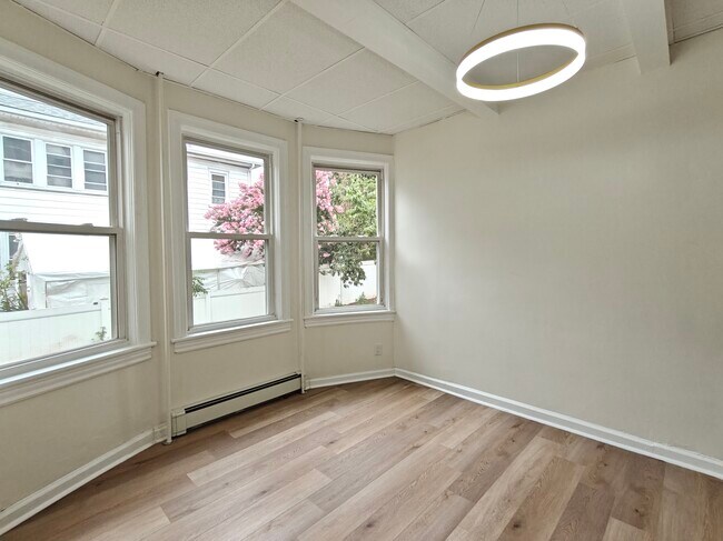 Building Photo - 2146 44th St