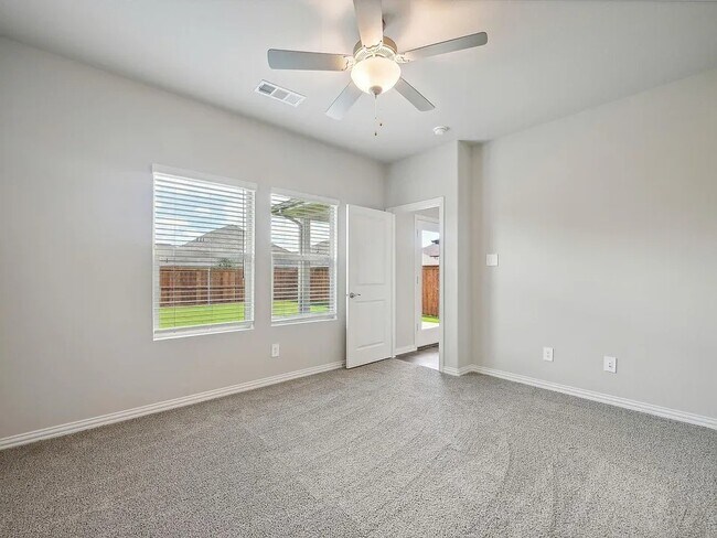 Building Photo - 518 Willet Dr