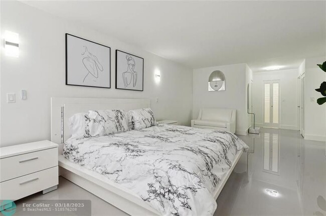 Building Photo - 2751 S Ocean Dr