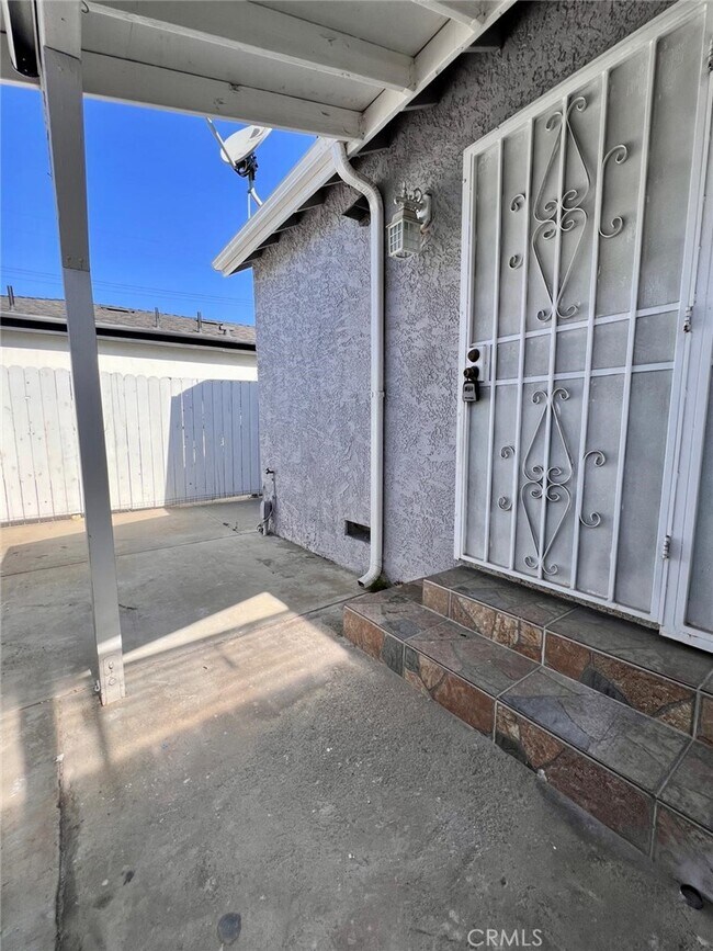 Building Photo - 6445 Tujunga Ave