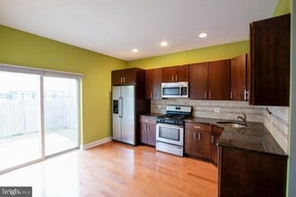 Building Photo - 1727 Annin St