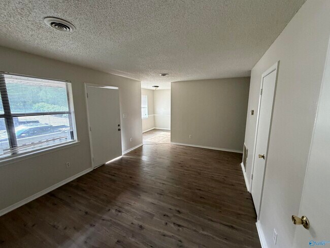 Building Photo - 12326 Chicamauga Trail SE