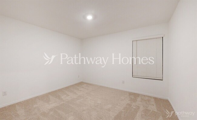 Building Photo - 1352 Plum Rd