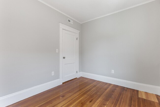 Building Photo - 64 Bakersfield St