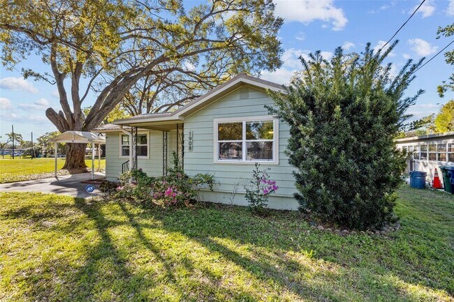Building Photo - 1908 W Fern St