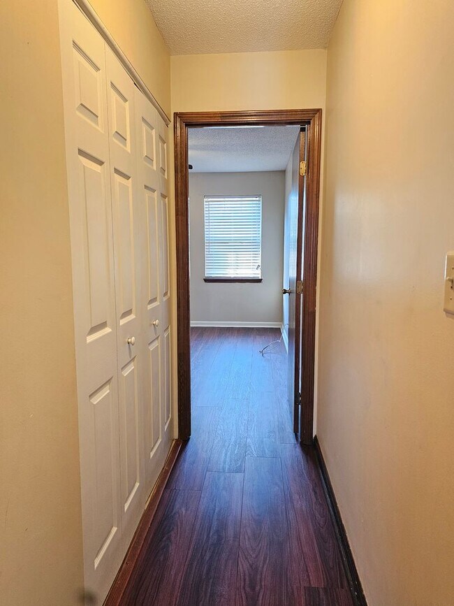 Building Photo - 508 Independence Ct