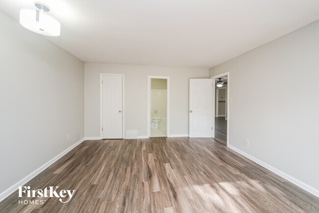 Building Photo - 2241 Chippingham Pl