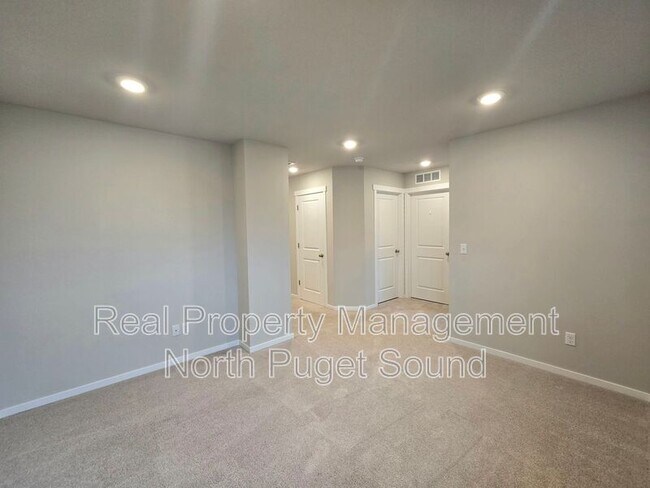 Building Photo - 28215 64th Ct NW