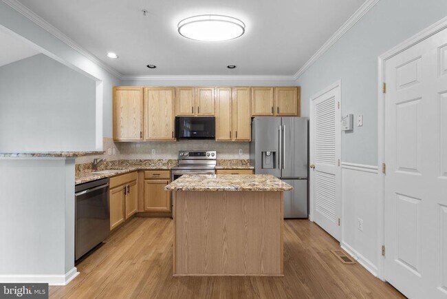 Building Photo - 6381 Stockbridge Overlook Ct