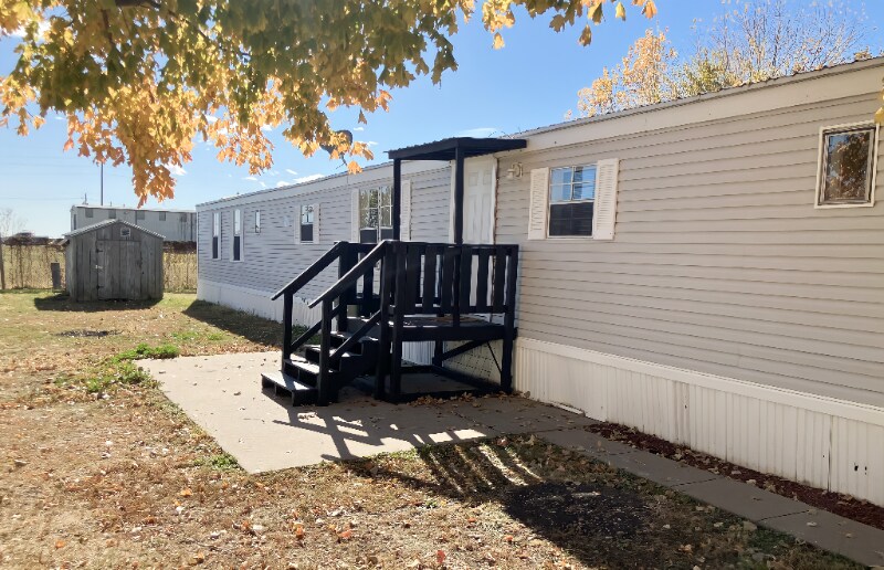 Building Photo - 33 Village Ct