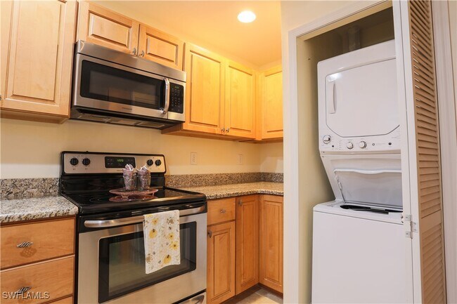 Building Photo - 1850 Bald Eagle Dr
