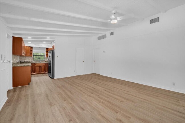 Building Photo - 5096 SW 28th Terrace