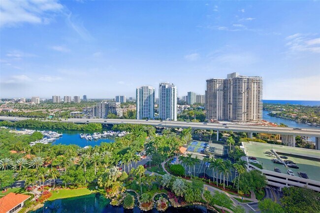 Building Photo - 19101 NE 36th Pl