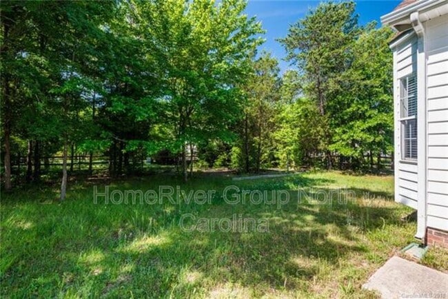 Building Photo - 9706 Ashburton Dr