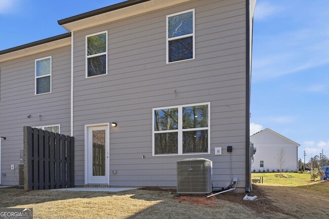 Building Photo - 5971 Skylar Dr