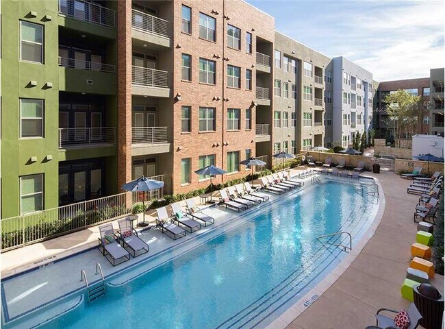 Building Photo - 1902 1/2 Simond Ave